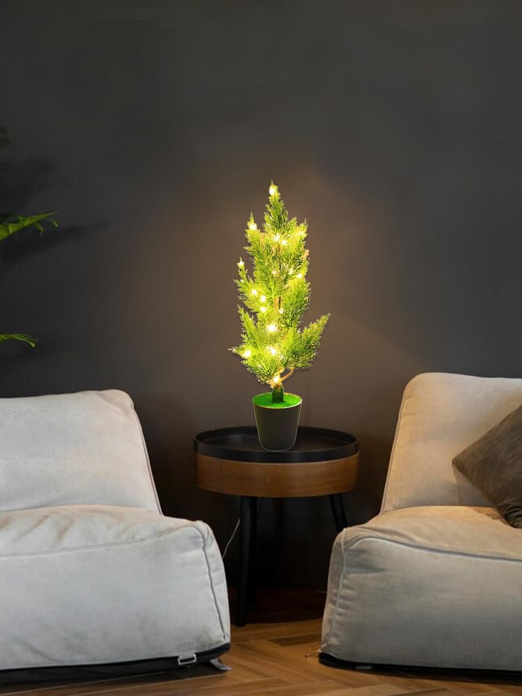 USB-Powered Artificial Green Ivy LED Night Light—a versatile indoor plant decor that doubles as a romantic night lamp. Perfect for your office desk, bedroom, or as a thoughtful gift for Valentine's Day, Mother's Day, or Christmas FJORD