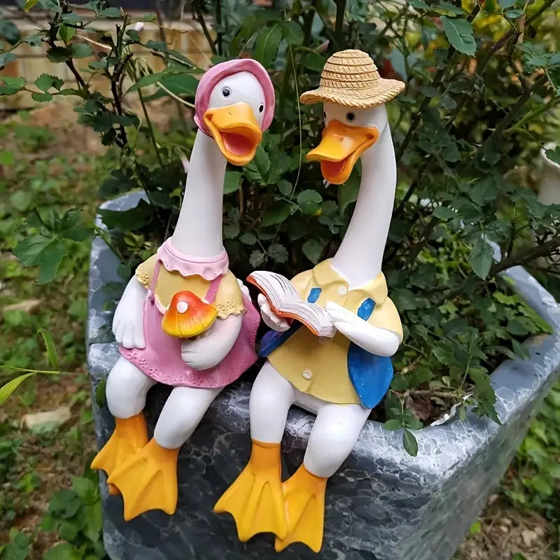 Sitting Duck Garden Ornaments – Cute Resin Couple Statue, Weatherproof Decor FJORD