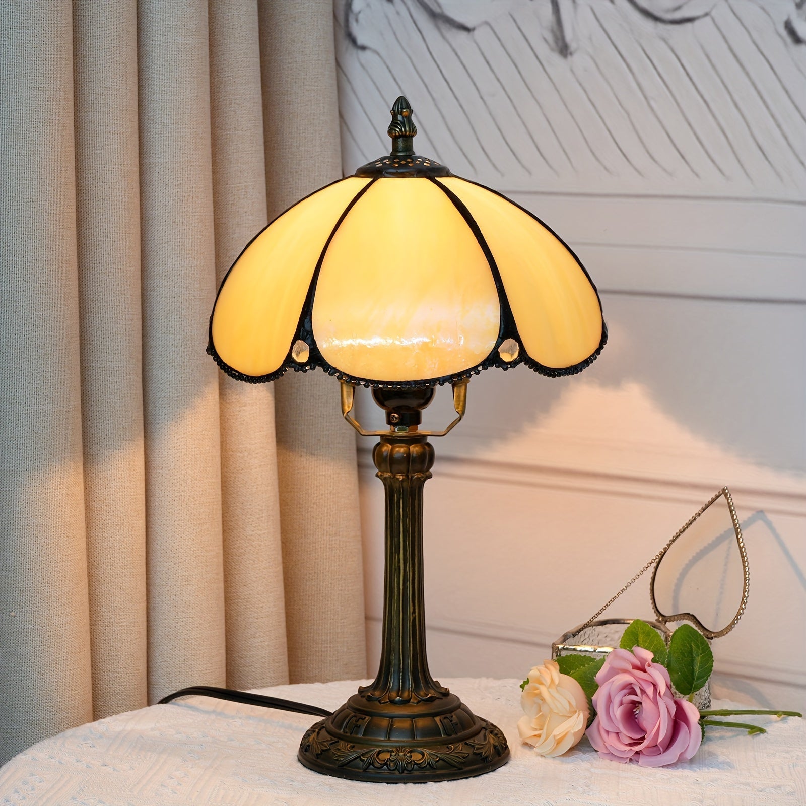Vintage Art Deco Stained Glass Table Lamp - 8-inch, Antique Metal Base, Push Button Control, Animal Theme - Ideal for Bedroom, Living Room, Office, Creative Gift FJORD